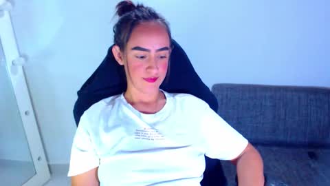 Snapshot of angie_dreamgirl chatting on February 2026 12:22:02 AM IG angie dreamgirl01 online show from February 2026 12:22:02 AM