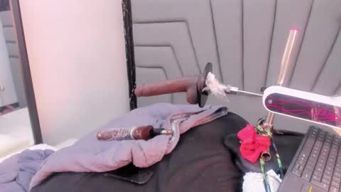 Snapshot of angie_will chatting on November 2025 02:10:02 AM A N G I E. online show from November 2025 02:10:02 AM