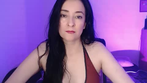 Snapshot of angiesquirt chatting on January 2025 02:30:01 AM VALENTINA online show from January 2025 02:30:01 AM