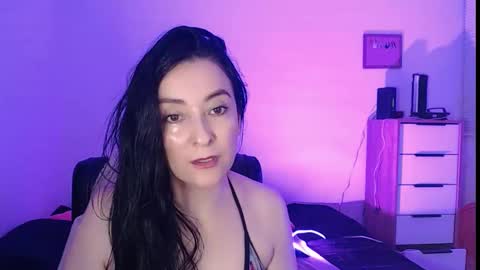 Snapshot of angiesquirt chatting on February 2025 12:49:01 AM VALENTINA online show from February 2025 12:49:01 AM