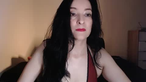 Snapshot of angiesquirt chatting on October 2025 02:17:01 AM VALENTINA online show from October 2025 02:17:01 AM