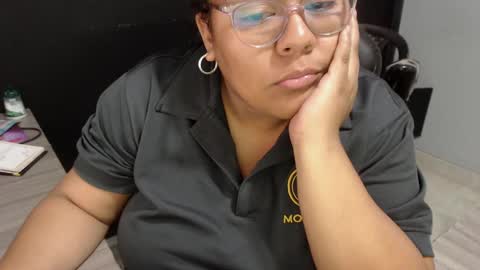 Snapshot of angy_ro12 chatting on February 2025 10:43:02 AM angy online show from February 2025 10:43:02 AM