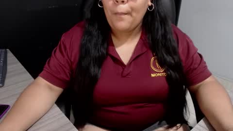 Snapshot of angy_ro12 chatting on October 2025 09:04:01 PM angy online show from October 2025 09:04:01 PM