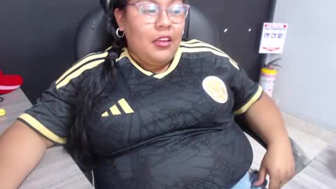 Snapshot of angy_ro12 chatting on June 2026 08:21:01 PM angy online show from June 2026 08:21:01 PM