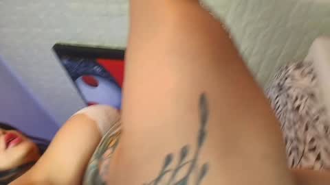 laura  online show from December 2024 07:39:02 PM