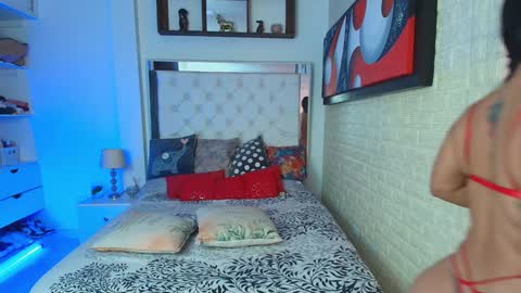 laura  online show from December 2024 02:54:02 PM