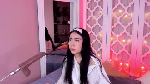 aniie_west online show from February 2025 12:00:02 PM