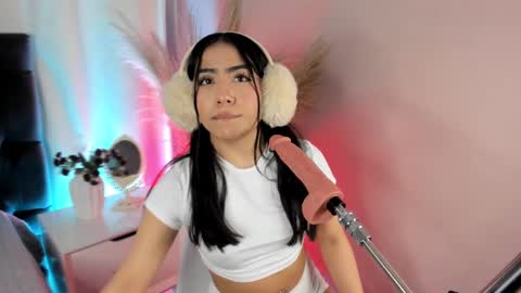 aniie_west online show from September 2025 02:38:02 PM