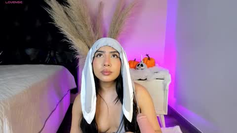 aniie_west online show from October 2025 05:08:02 AM