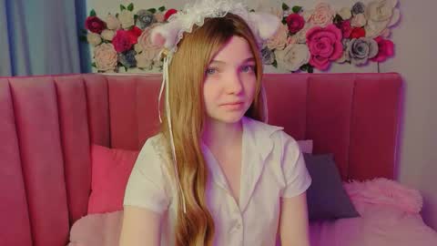 Snapshot of animealica chatting on November 2025 02:33:01 AM Alica online show from November 2025 02:33:01 AM