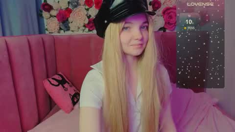 Snapshot of animealica chatting on November 2025 10:15:01 AM Alica online show from November 2025 10:15:01 AM