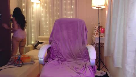 Snapshot of anisahade chatting on October 2025 03:10:02 PM Anisahade online show from October 2025 03:10:02 PM