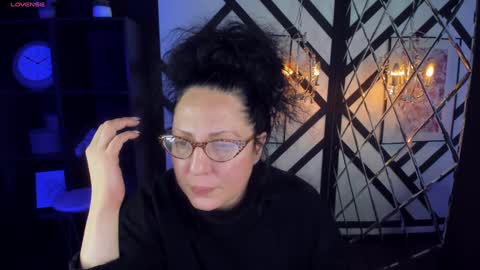 Anita online show from December 2024 07:00:02 PM