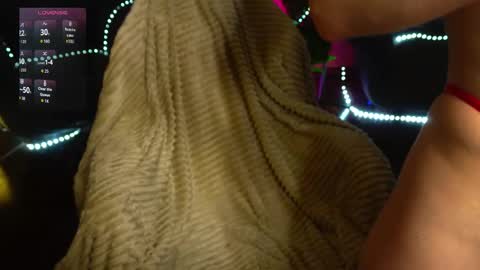 Snapshot of anita_von chatting on November 2025 04:45:02 AM anita_von online show from November 2025 04:45:02 AM