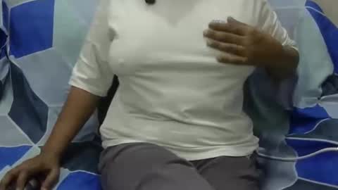 anjali_dogra786 online show from October 2025 06:47:02 PM