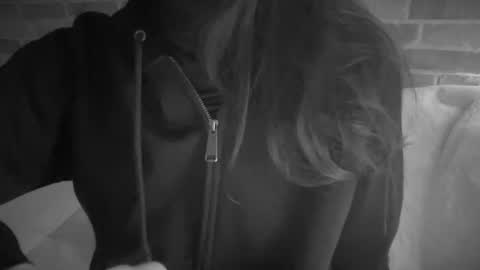 Anje online show from December 2025 06:24:02 PM