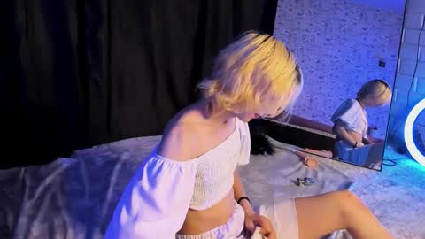 Angel online show from October 2025 06:07:02 PM