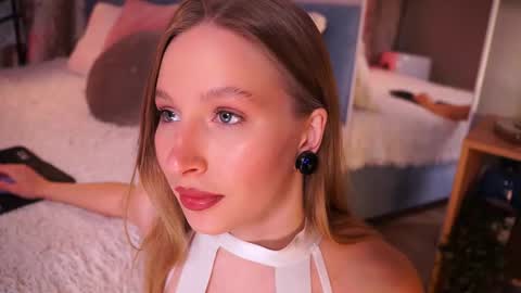 Snapshot of ann__levine chatting on September 2025 02:55:02 PM Ann online show from September 2025 02:55:02 PM