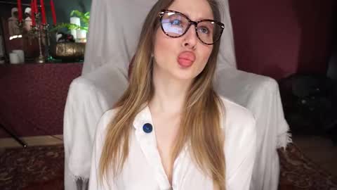 Snapshot of ann__levine chatting on October 2025 02:19:01 PM Ann online show from October 2025 02:19:01 PM