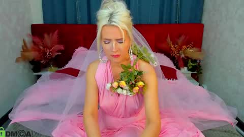 Snapshot of ann_curt chatting on May 2026 09:37:01 AM Luna Lady online show from May 2026 09:37:01 AM