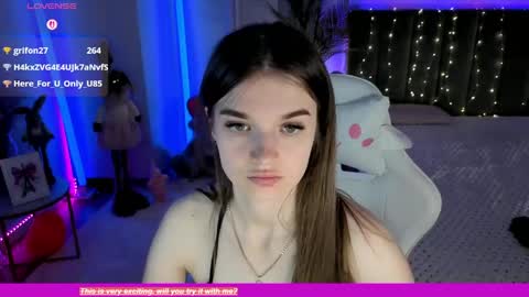 ann_woood online show from May 2026 06:37:01 PM