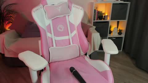 AnnaThe next stream is tomorrow online show from December 2024 04:53:01 AM