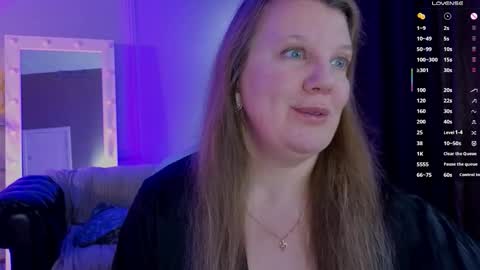 Snapshot of anna_bones chatting on September 2025 10:06:02 AM Anna online show from September 2025 10:06:02 AM