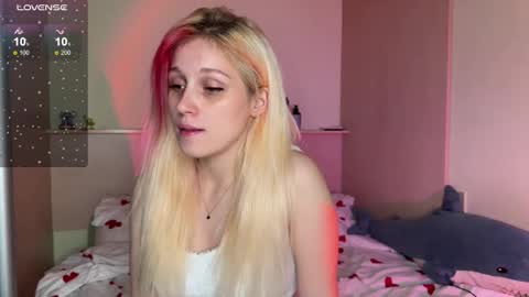 Snapshot of annabel_myr chatting on September 2025 11:23:02 AM Annabel online show from September 2025 11:23:02 AM