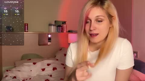 Snapshot of annabel_myr chatting on October 2025 11:43:01 AM Annabel online show from October 2025 11:43:01 AM