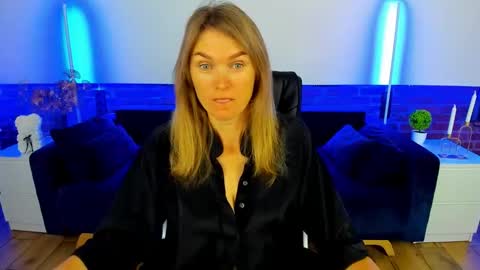 Annabel online show from September 2025 05:17:02 AM