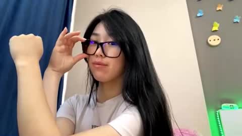 Aya  online show from October 2025 10:49:01 AM