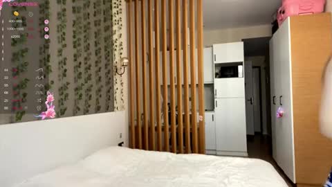 Aya  online show from December 2025 08:01:02 AM