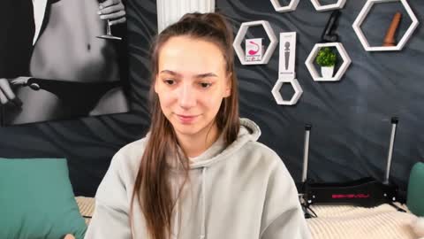 annabishop online show from February 2025 06:00:01 AM