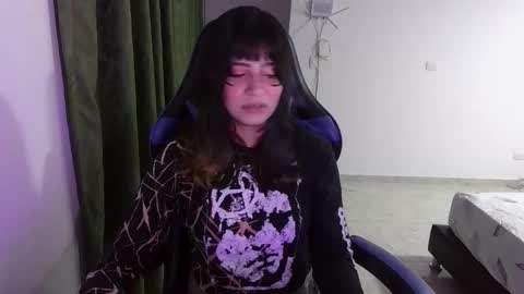 Anna online show from October 2025 12:33:02 AM