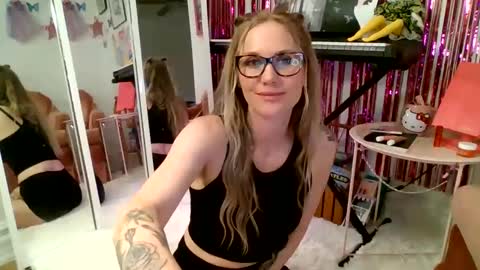 Snapshot of annadelrae444 chatting on September 2025 02:33:02 AM annadelrae444 online show from September 2025 02:33:02 AM