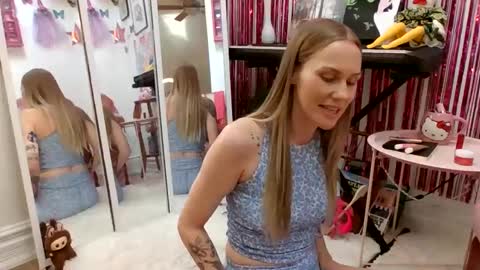 Snapshot of annadelrae444 chatting on September 2025 06:19:01 PM annadelrae444 online show from September 2025 06:19:01 PM