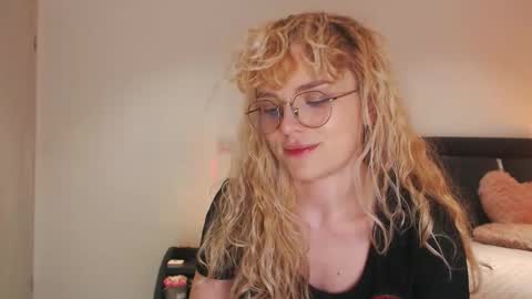 Snapshot of annaevv chatting on February 2026 04:19:01 AM annaevv online show from February 2026 04:19:01 AM