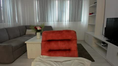 annaise  online show from April 2026 09:03:02 AM