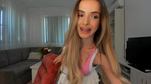Snapshot of annaise_ chatting on May 2026 06:43:01 AM annaise online show from May 2026 06:43:01 AM