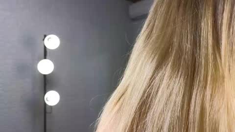 Annabel online show from November 2025 05:29:01 AM