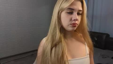 Annabel online show from November 2025 05:55:01 AM