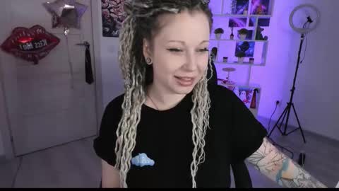 Anna online show from October 2025 06:18:02 PM