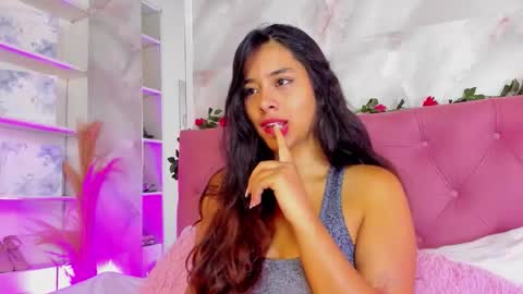 Anna online show from October 2025 04:50:01 PM