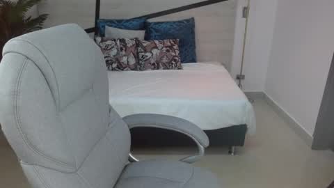 anne_blake online show from April 2026 12:09:02 PM