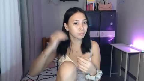 Snapshot of anne_chanelx chatting on May 2026 04:04:02 PM anne_chanelx online show from May 2026 04:04:02 PM