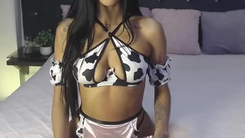 Anne  online show from October 2025 07:27:02 AM