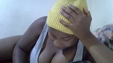 Snapshot of anne_marriee chatting on February 2026 07:53:02 PM Anne marrie online show from February 2026 07:53:02 PM