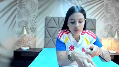 Snapshot of annedixie chatting on June 2026 04:22:01 AM Anne online show from June 2026 04:22:01 AM