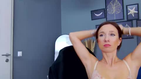 Anne online show from September 2025 05:23:01 AM