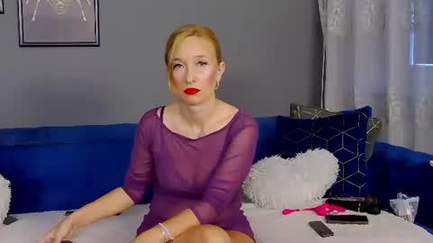 Snapshot of annehove chatting on June 2026 02:55:02 AM Anne online show from June 2026 02:55:02 AM